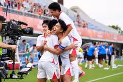Jugadores vietnamitas celebran la victoria frente a Filipinas. (Foto: Vietcontent)