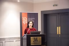 La viceministra vietnamita de Industria y Comercio, Phan Thi Thang, interviene en la cita. (Foto: VNA)