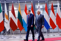 El secretario general del Partido Comunista y presidente de Vietnam, To Lam, y el presidente del Consejo Europeo, António Costa. (Foto: VNA)