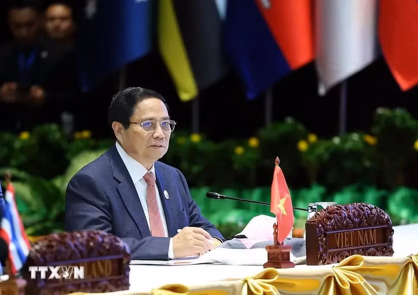 El primer ministro Pham Minh Chinh en la segunda reunión de líderes de la Comunidad de Cero Emisiones de Asia (AZEC). (Fuente: VNA)