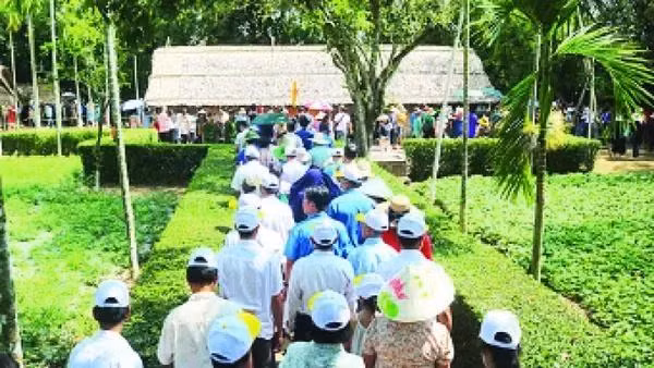 Visitantes en Nghe An (Fuente:VNA)