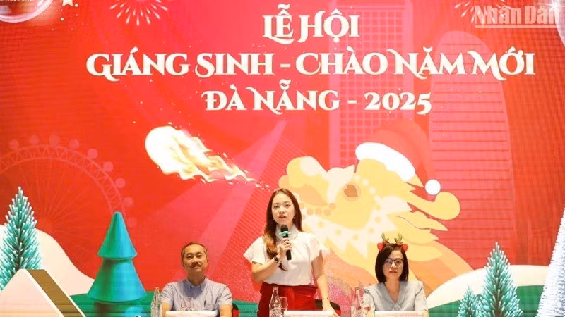 En la conferencia de prensa. (Fuente: Nhan Dan)