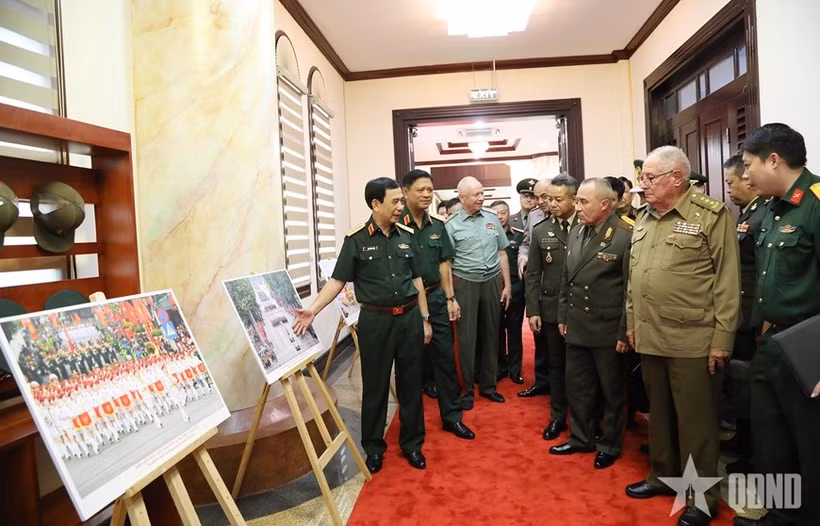 El general Phan Van Giang, subsecretario de la Comisión Militar Central y ministro de Defensa de Vietnam, en el evento. (Fuente: VNA)