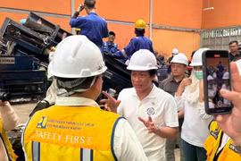 El ministro de Medio Ambiente de Indonesia, Hanif Faisol Nurofiq, supervisa un centro de gestión integrada de residuos en Cimahi, Java Occidental, el 22 de febrero. (Foto: ANTARA)