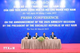 Durante la rueda de prensa para anunciar la Decisión de Amnistía de 2025 del Presidente de Vietnam (Foto: VNA)