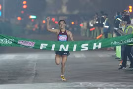 La atleta Nguyen Thi Oanh establece nuevo récord en el Medio Maratón Internacional de Vietnam. (Foto: VIHM)