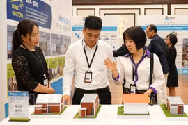 Zona de exhibición de modelos de viviendas adaptadas a desastres naturales y al cambio climático. (Foto: VNA)