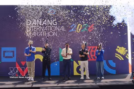 El Maratón Internacional de Da Nang 2026 atrae a casi nueve mil corredores. Foto: VNA