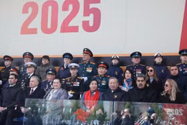 El secretario general del Partido Comunista de Vietnam, To Lam, su esposa Ngo Phuong Ly en la ceremonia. (Foto: VNA)
