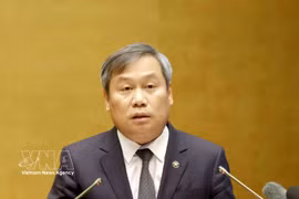 El presidente del Comité Popular de Hanoi, Vu Dai Thang, interviene en la cita. (Foto: VNA)