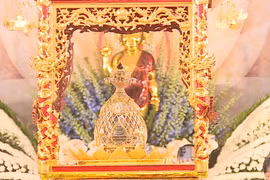 Ambiente sagrado invade Hanoi con la presencia de sarira de Buda