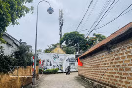 Los espacios tradicionales de callejones y aldeas de la antigua aldea de Duong Lam (en las afueras de Hanoi) han sido restaurados y preservados, impulsando la creación de una red de espacios patrimoniales vinculada al desarrollo comunitario y al fomento del turismo cultural. (Foto: VNA)