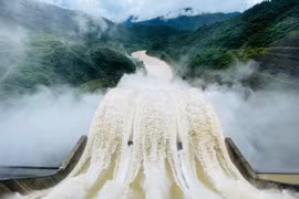 Fuertes lluvias y deslizamientos amenazan el norte y centro de Vietnam