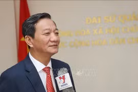 El embajador de Vietnam en Laos, Nguyen Minh Tam, concede una entrevista a la Agencia Vietnamita de Noticias (Foto: VNA)
