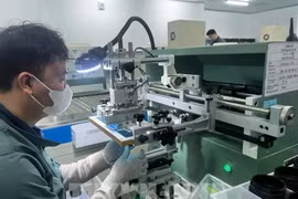 En la fábrica Tamron Vinh Phuc (Foto: VNA)