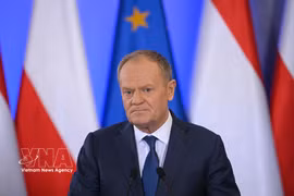 El primer ministro de Polonia, Donald Tusk, durante una rueda de prensa en Varsovia el 9 de marzo de 2026. (Foto: PAP/VNA)