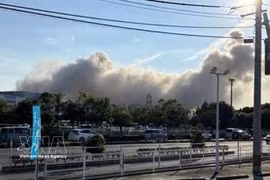 Explosión tras el terremoto en el centro comercial Aeon Mall en la prefectura de Kumamoto, Japón, el 28 de julio de 2026. Foto: Kyodo/VNA