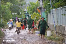 Guardia Fronteriza de Vietnam apoya a la población afectada por inundaciones 