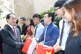 Presidente de Vietnam culmina primer día de actividades en visita estatal a Singapur