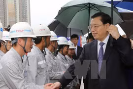 Presidente de Parlamento de China continúa visita a Vietnam