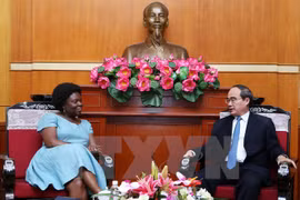 Presidente del Frente de Patria resalta aportes a Vietnam de Victoria Kwakwa