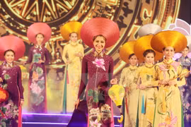 Embajadoras extranjeras caminarán en pasarela con Ao Dai