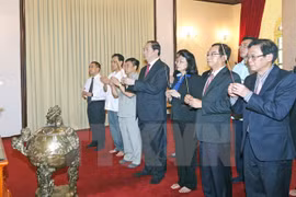 Homenajean al Presidente Ho Chi Minh por Día Nacional