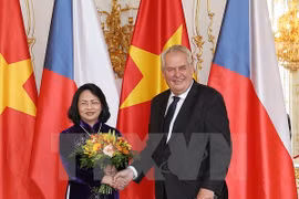 Vietnam da la bienvenida a los inversores checos, dice vicepresidenta
