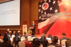 Vietnam debe mejorar capacidad competitiva, sugiere Michael Froman