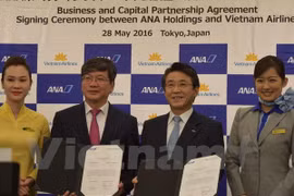 Vietnam Airlines y ANA Holdings firman contrato de compra de acciones