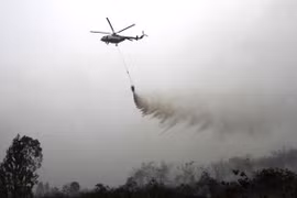 Indonesia: Humo de incendios forestales afecta actividades aéreas