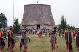 Cultura de etnias minoritarias de Tay Nguyen brilla en Hanoi
