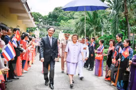 Princesa tailandesa participa en la presentación de libro sobre Vietnam