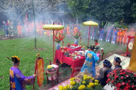 Revive rito tradicional del Tet en ciudadela imperial de Hue