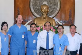 Premier vietnamita aprecia programa caritativo de la Universidad estadounidense