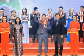 Honran a 100 destacados empresarios emprendedores de Vietnam