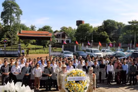 Vietnamitas en Laos y Camboya homenajean a los caídos por la patria
