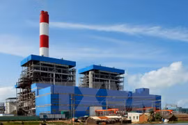 Planta termoeléctrica Duyen Hai 1 conecta a la red nacional