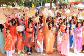 Festival Ao Dai de Ciudad Ho Chi Minh acapara gran atención de visitantes