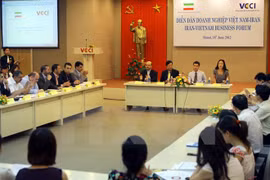 Vietnam e Irán promoverán cooperación en petroquímica durante visita del presidente
