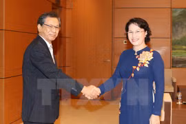 Presidenta del Parlamento de Vietnam recibe a saliente embajador de Japón