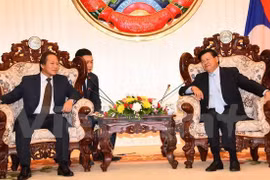 Laos pide apoyo de Vietnam en construcción del gobierno electrónico