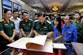 Siguen exhibición sobre soberanía isleña de Vietnam