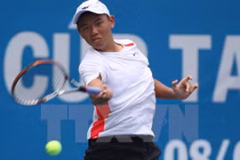 Tenista vietnamita avanza a cuartos finales en torneo en China