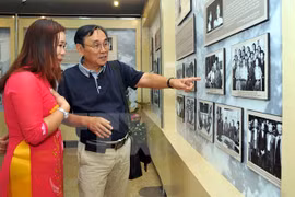 Exhibición sobre vida de exlíderes revolucionarios vietnamitas