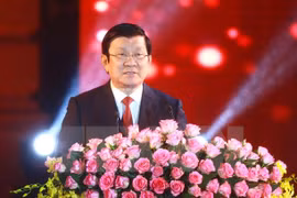 Presidente de Vietnam se reúne con exprisioneros de guerra