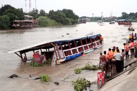 Al menos 13 muertos por accidente de barco en Tailandia