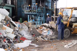 Vietnam mejora capacidad de reciclaje de residuos electrónicos