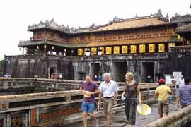 Ciudad imperial de Vietnam recibe a alud de turistas extranjeros
