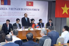 Premier vietnamita asiste al Foro Empresarial Vietnam-Mongolia